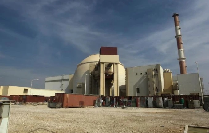 Rusia planifikon evakuim të personelit nga termocentrali bërthamor Bushehr në Iran